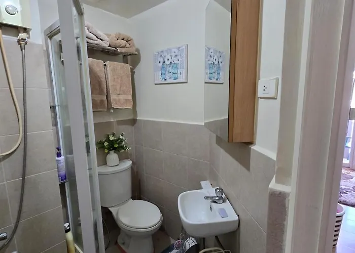 Cozy Near Greenbelt Makati * Manila